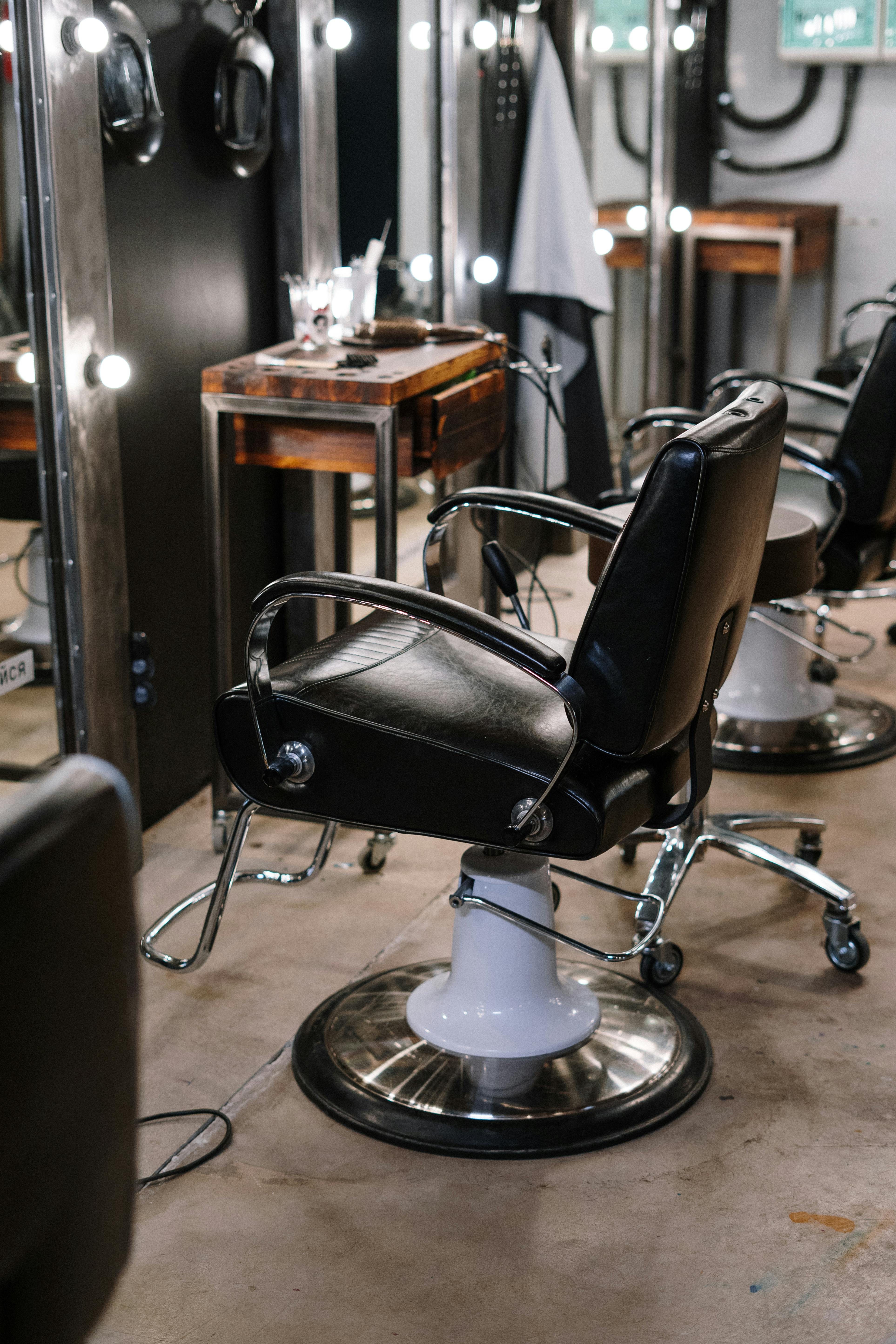 Styling chair and mirror station